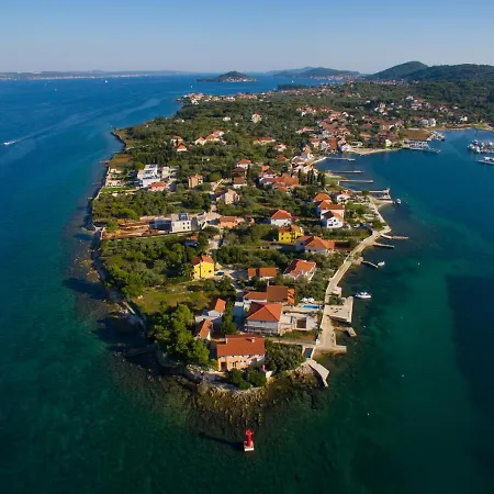 Antisin Vila Preko